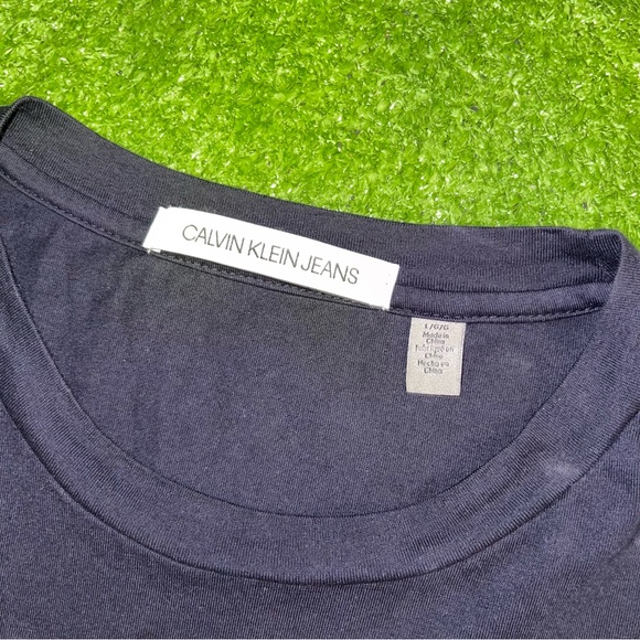 Calvin Klein Men’s Tee(USED) - Picture 5 of 7